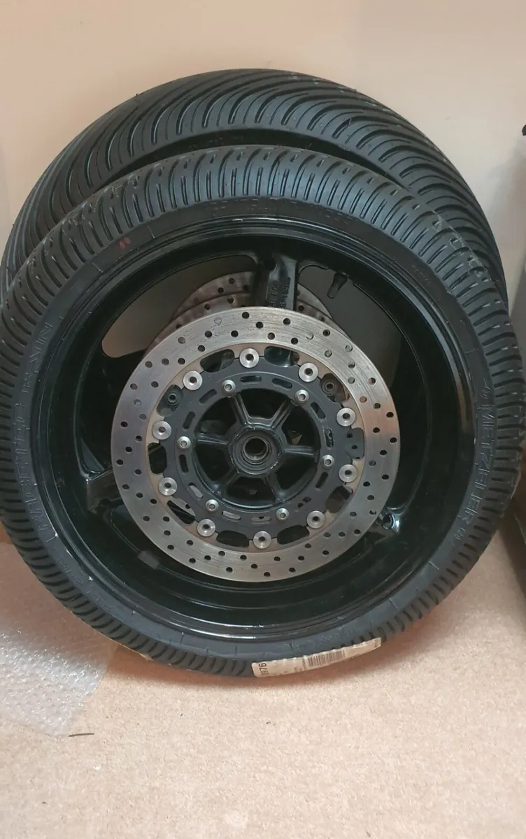 Pre Injection R6 Wheels and Discs - Image 1