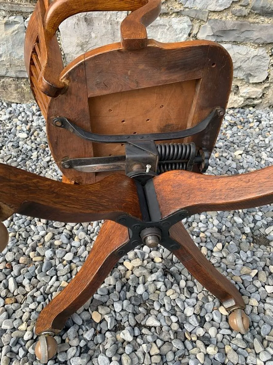 Edwardian Oak Swivel Office Chair. - Image 4