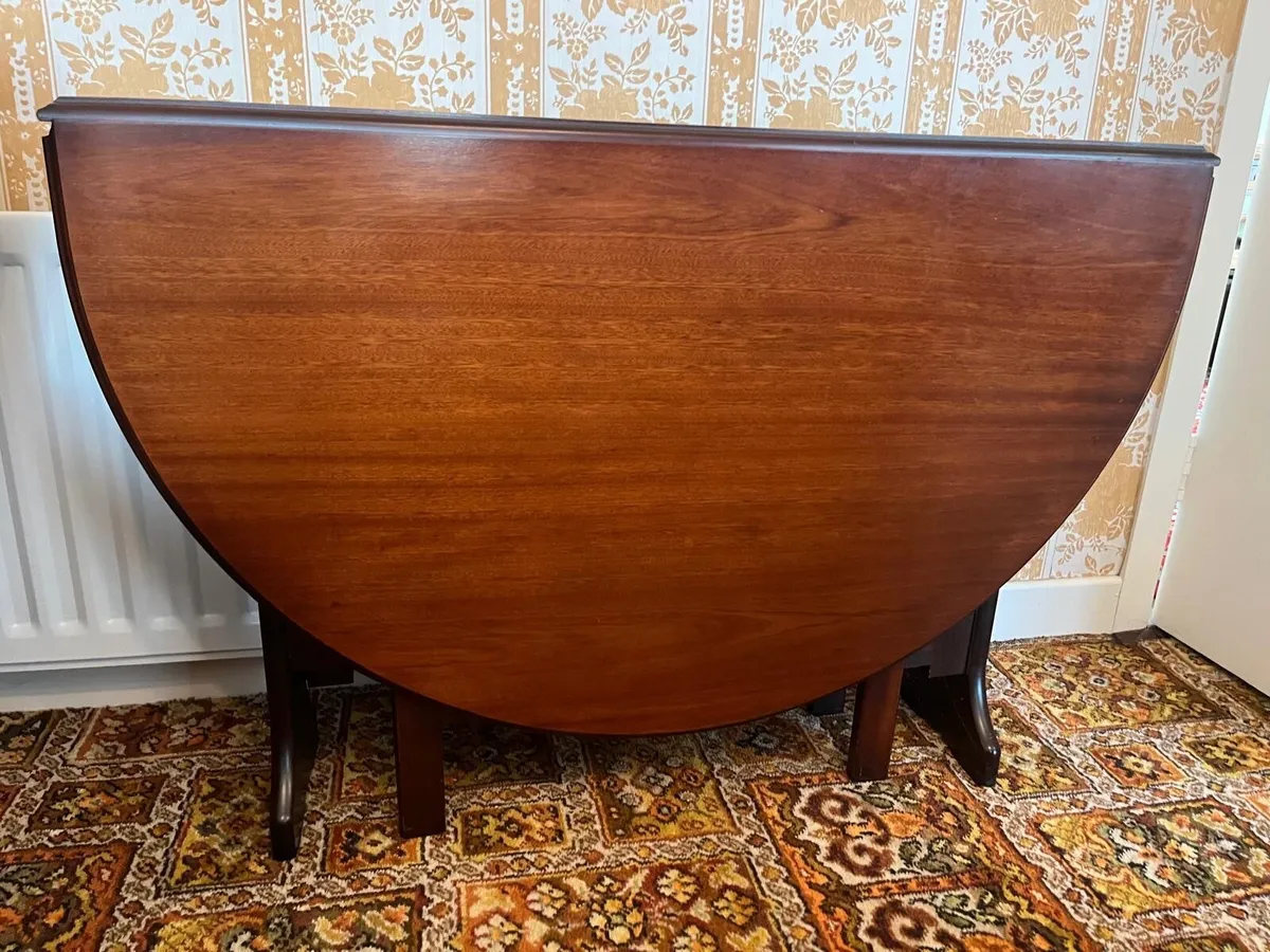 Dining table - Image 2