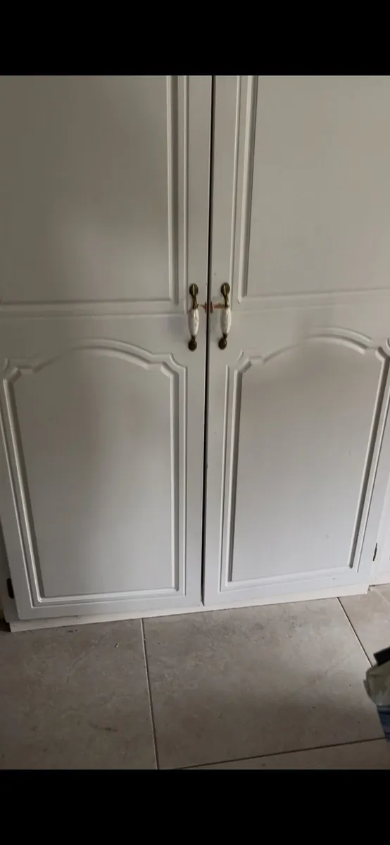 Full Kitchen Units - Image 2