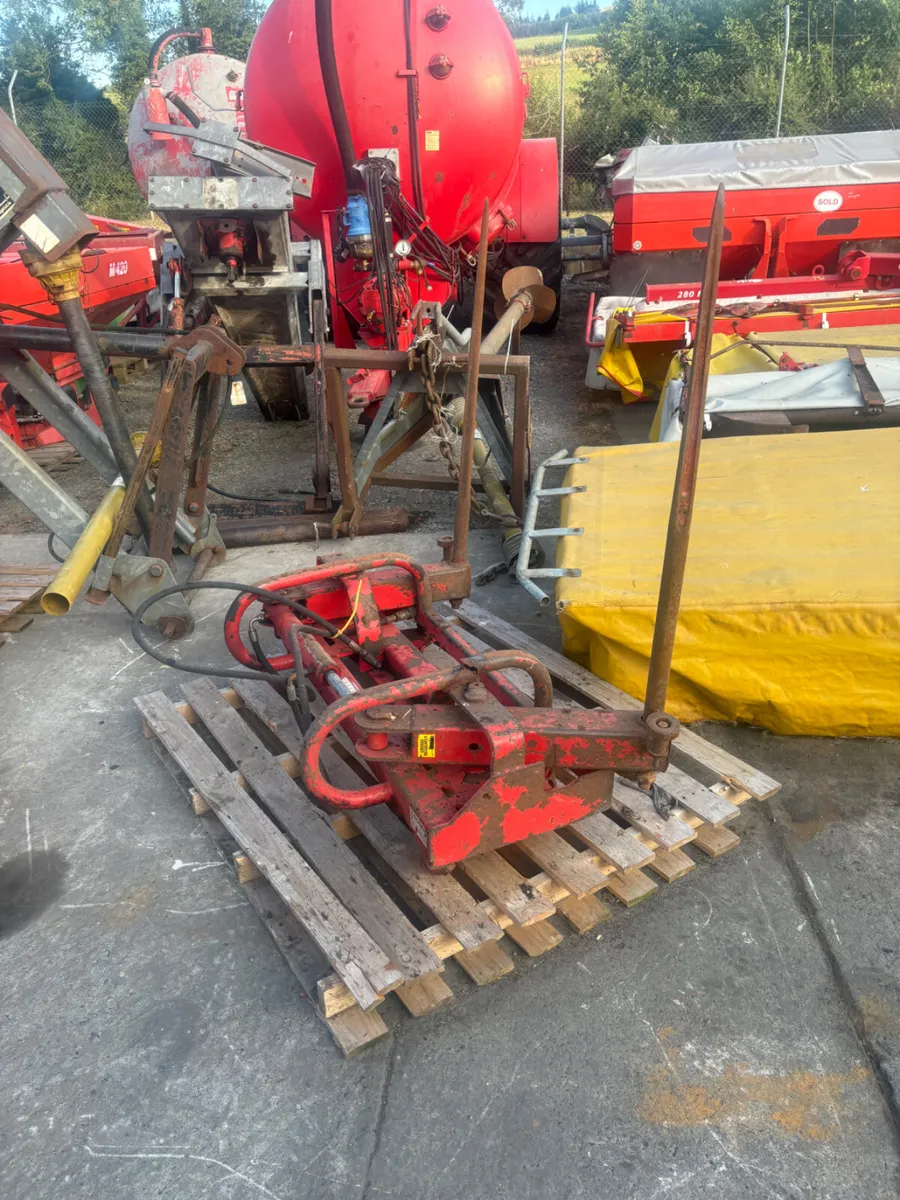 NUGENT BALE HANDLER FOR REPAIR - Image 1