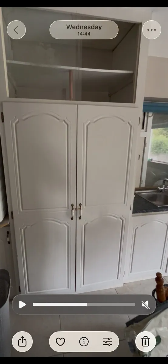 Full Kitchen Units - Image 4