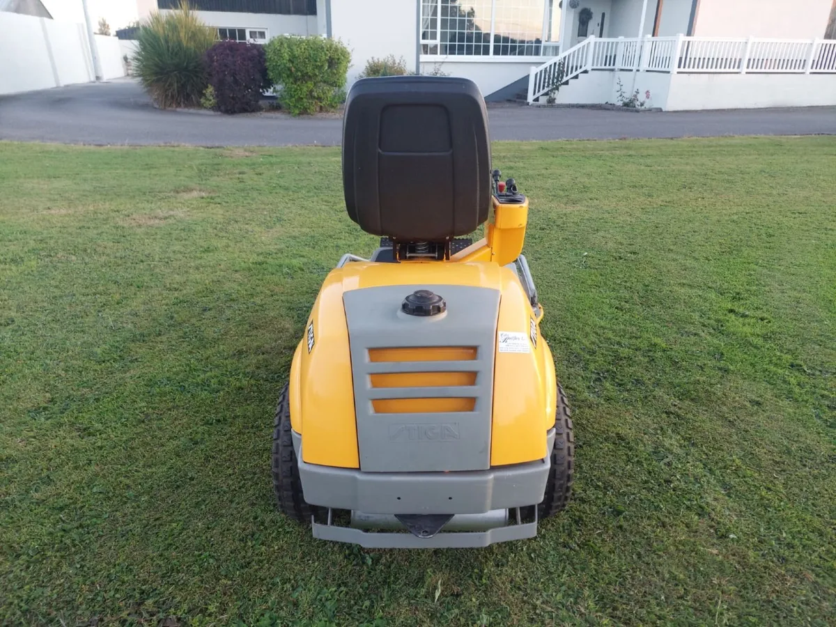Stiga Articulated Ride On Lawnmower - Image 4