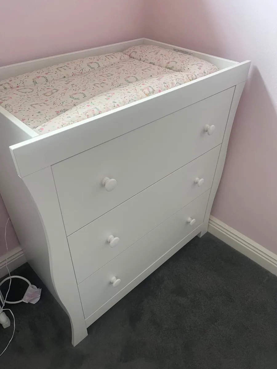 Chest of Drawers with Changing Table - Image 3