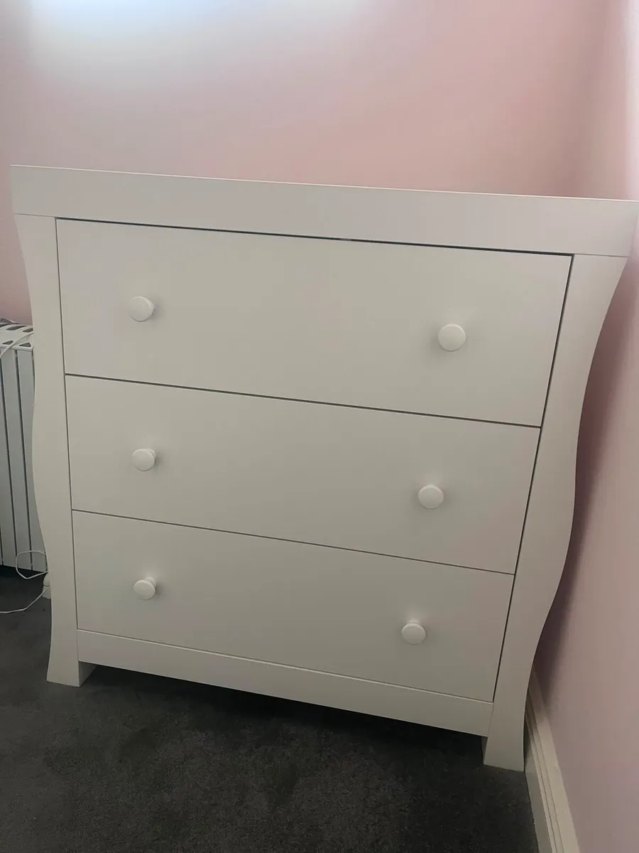 Chest of Drawers with Changing Table - Image 4