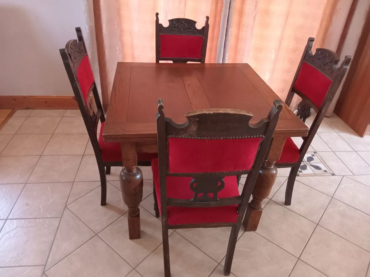 Kitchen table and chairs - Image 2