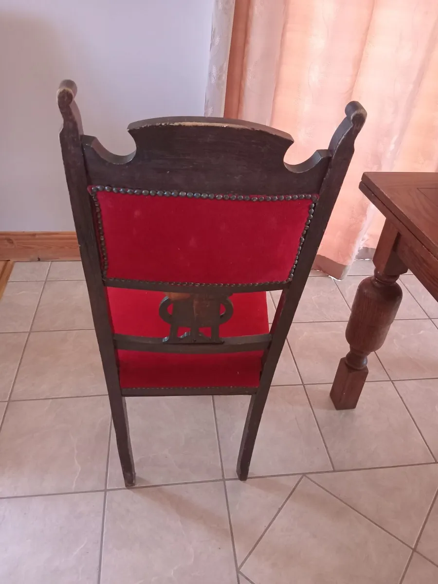 Kitchen table and chairs - Image 3