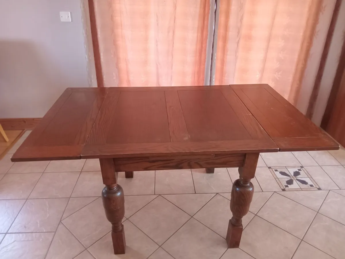 Kitchen table and chairs - Image 4