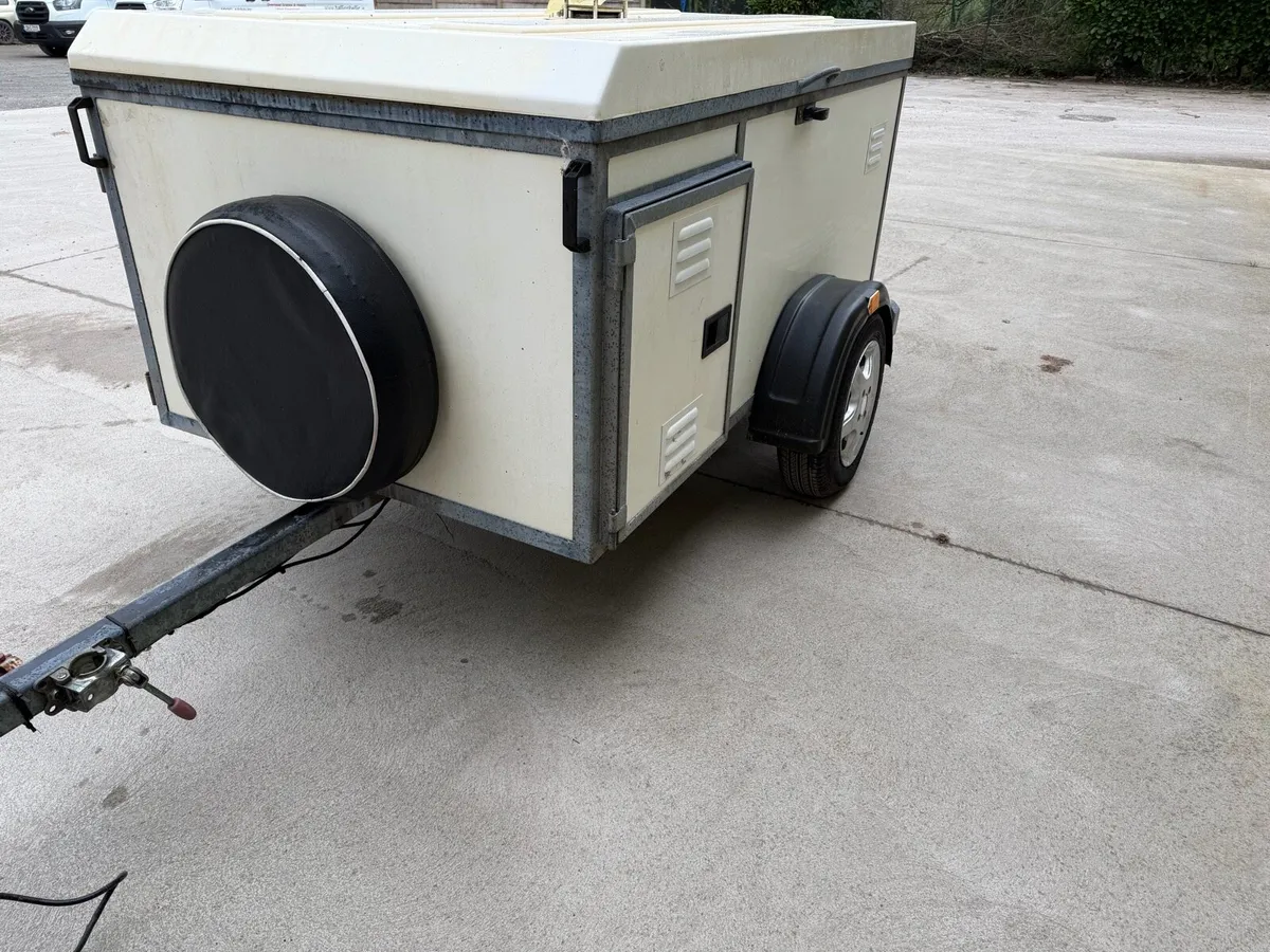 Sperrin dog trailer transport box - Image 2