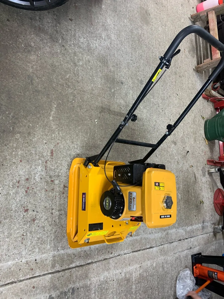 New compaction plate robin engine - Image 1