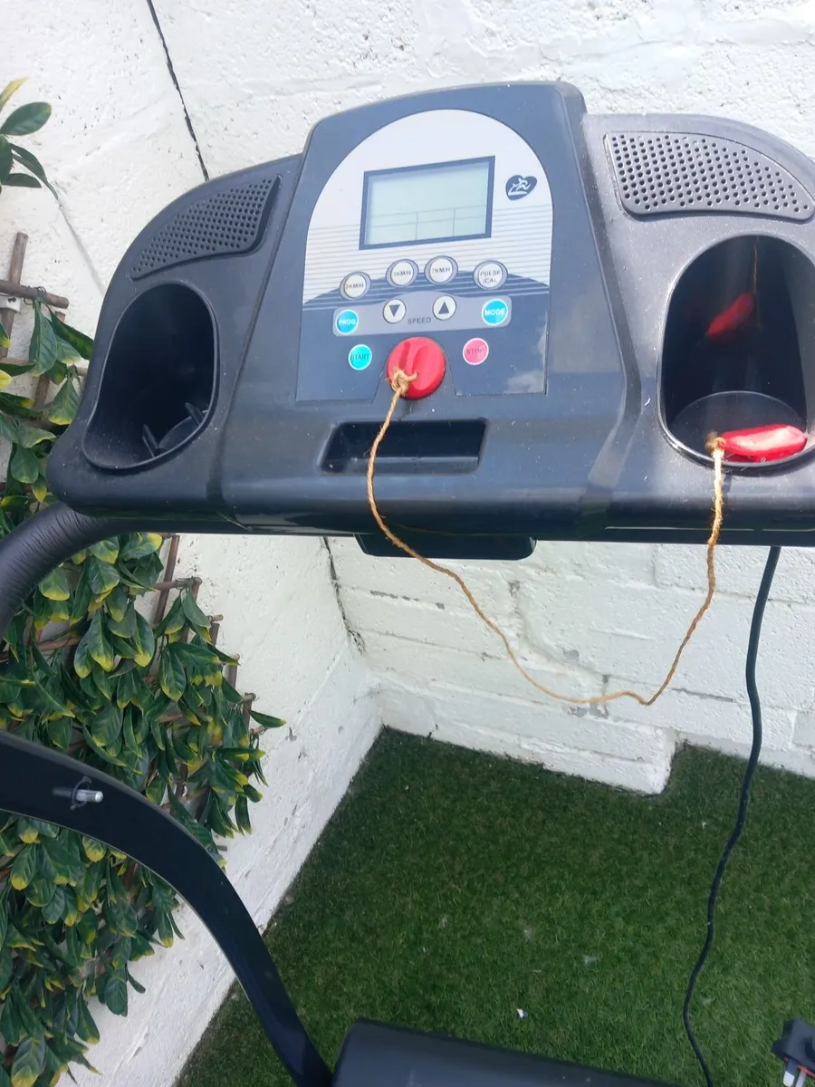 Treadmill - Image 1