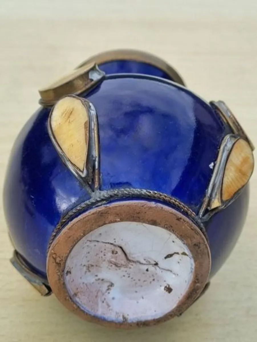Traditional Moroccan ceramic vase - Image 4