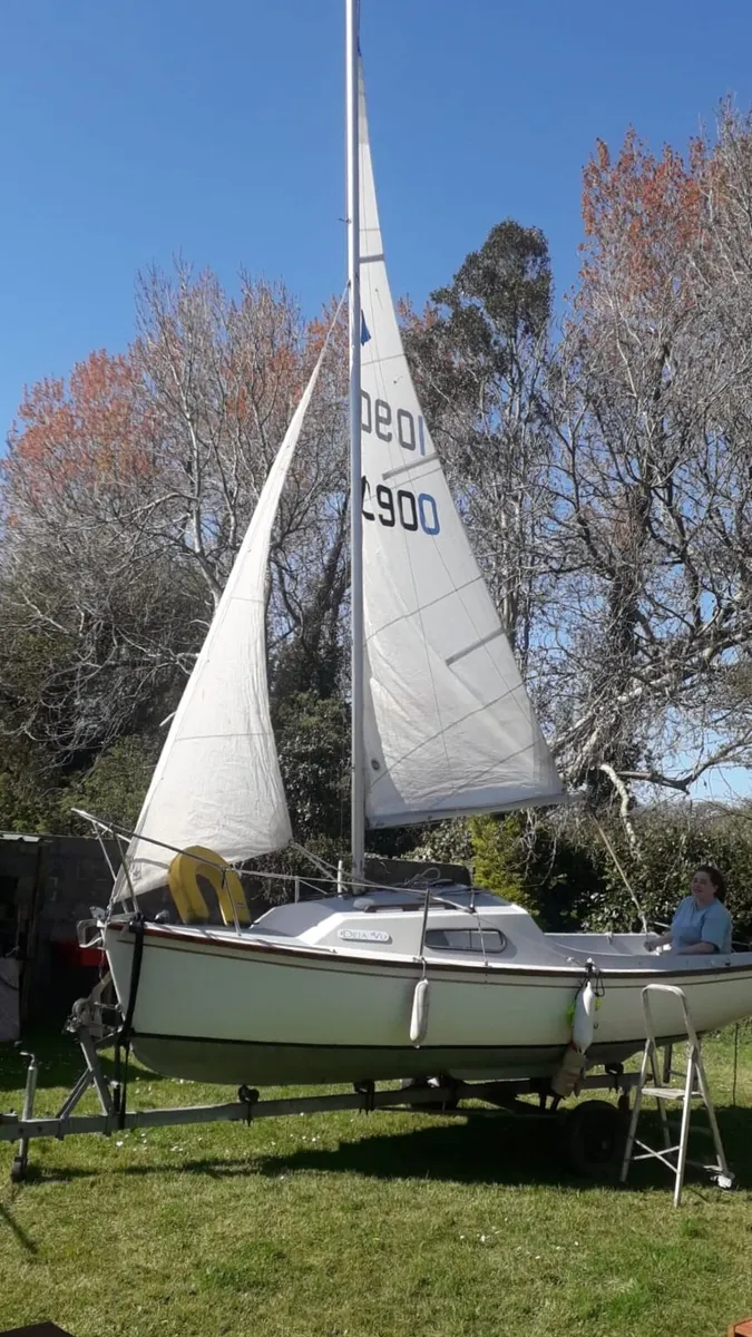Shipmates Day Sailor 16ft keel boat - Image 1