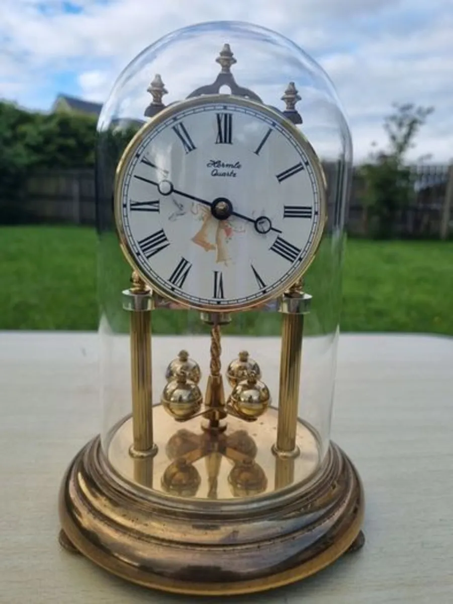 Classic German quartz annual clock by Hermle - Image 1