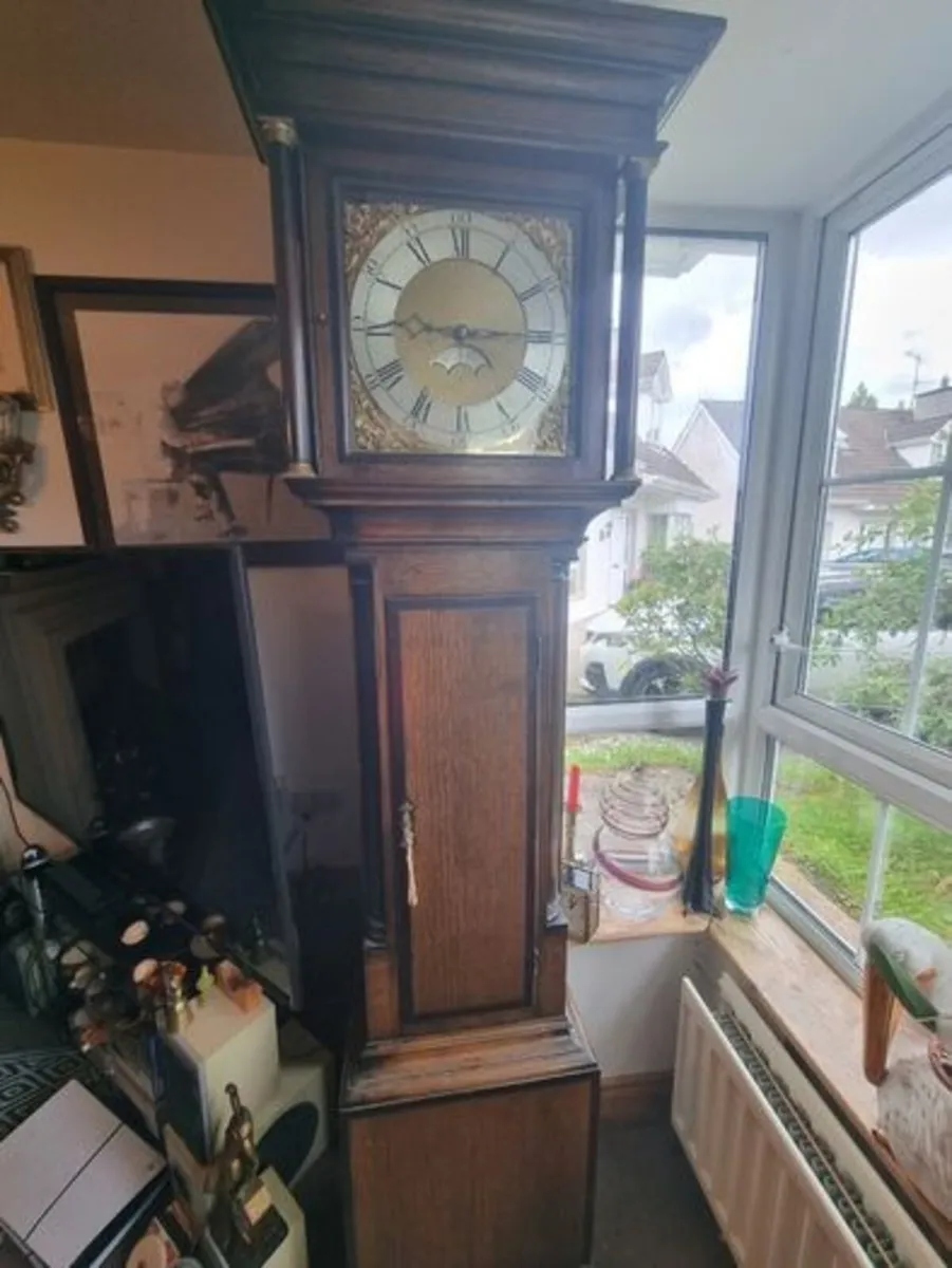 A Georgian grandfather clock - Image 1