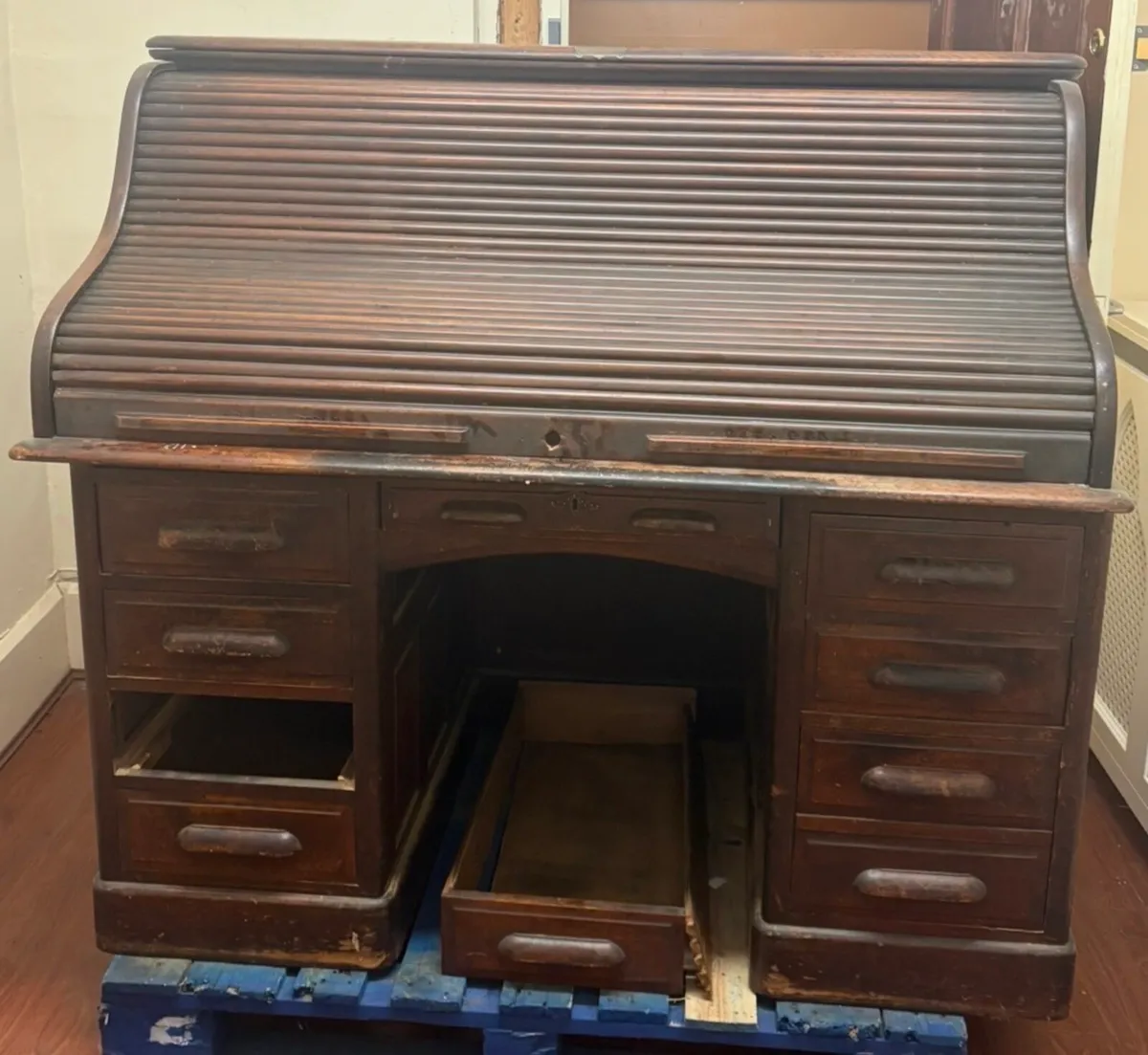 Roll top Desk - Image 1