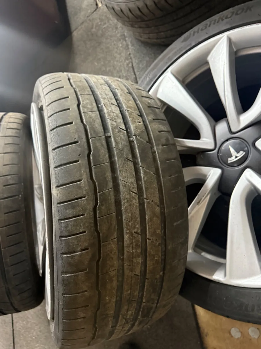 19 INCH TESLA ALLOYS WITH TYRES 5x114 - Image 3