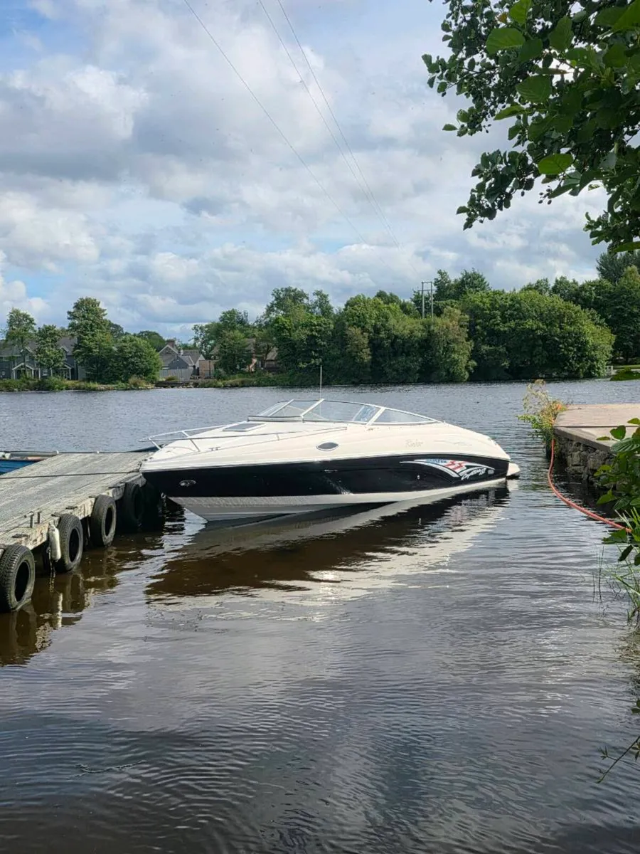 Rinker 232 Captiva cuddy cabin speedboat - Image 3