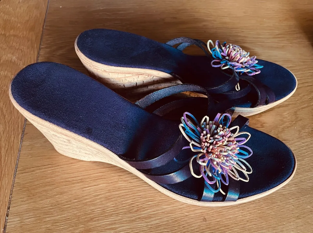 Cork wedges summer sandals with flower - Image 1