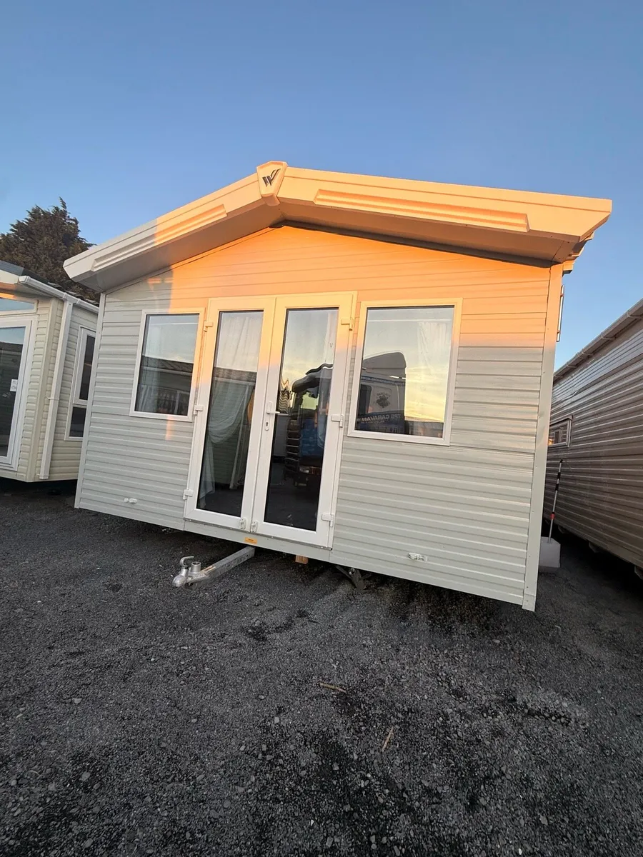Willerby 40-14 2 bed Full winter pack TPS caravan - Image 1