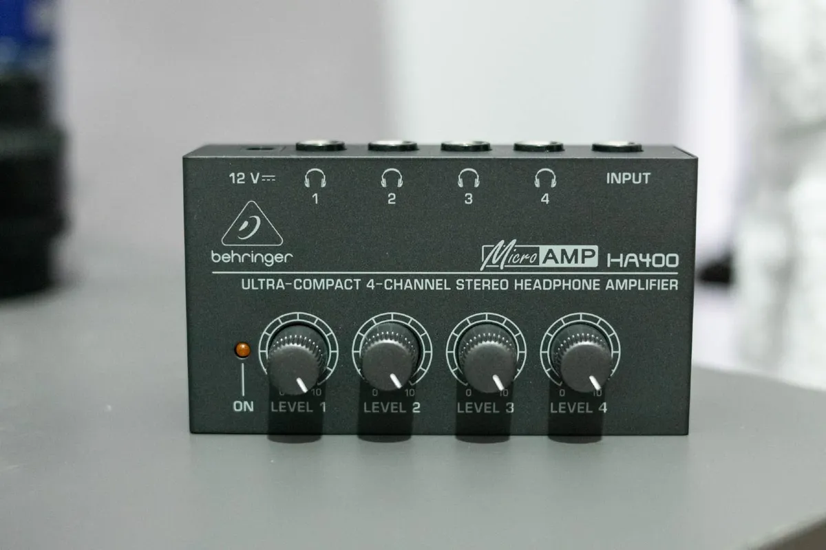 BEHRINGER HA400 - Image 1