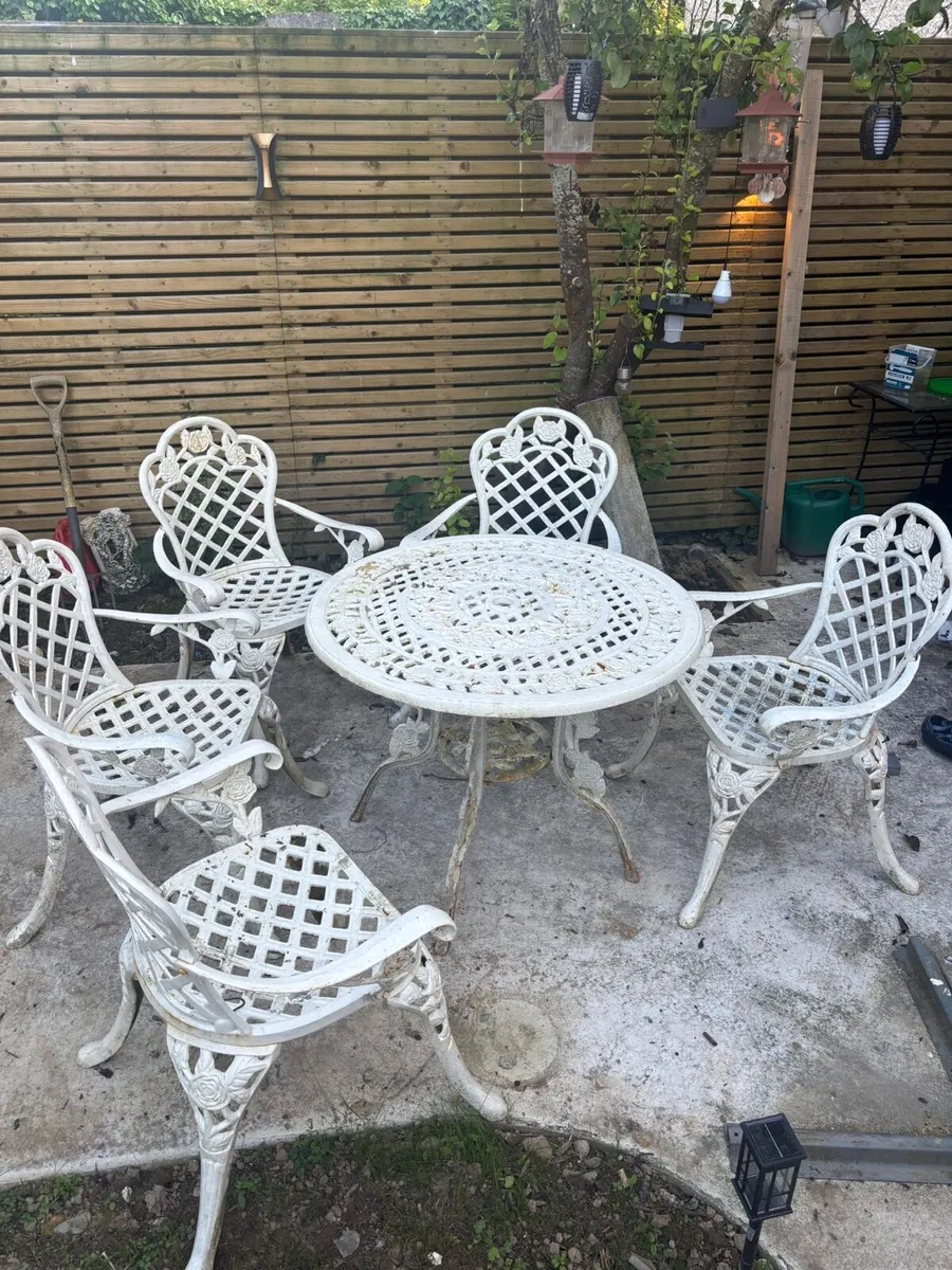 Heavy Cast iron table set - Image 2