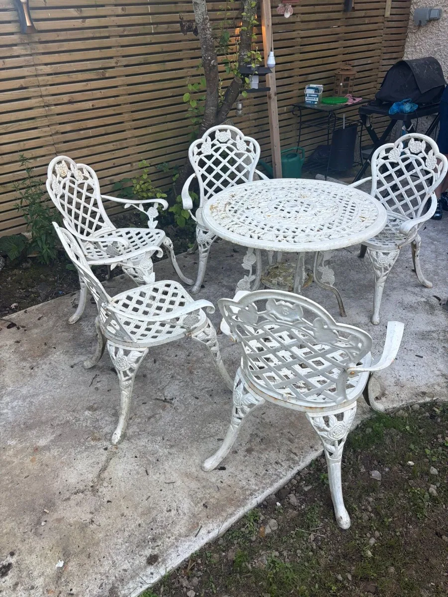 Heavy Cast iron table set - Image 3
