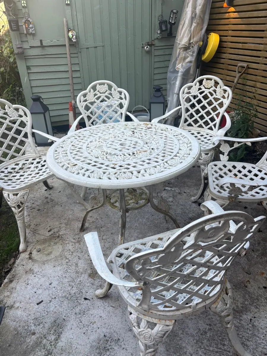 Heavy Cast iron table set - Image 4