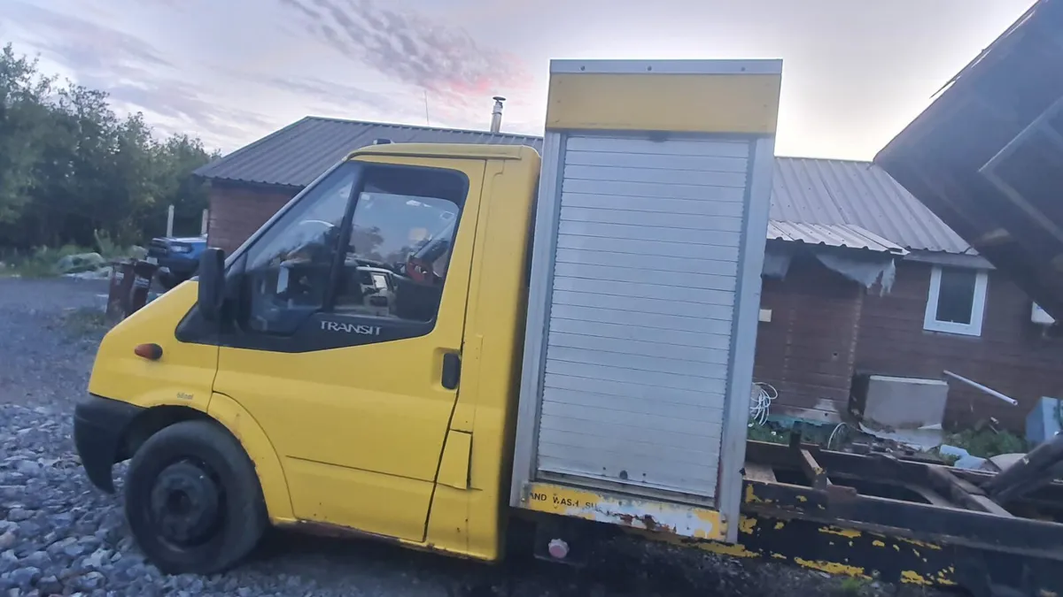 Tipping Pickup Ford Transit 2006 - Image 3