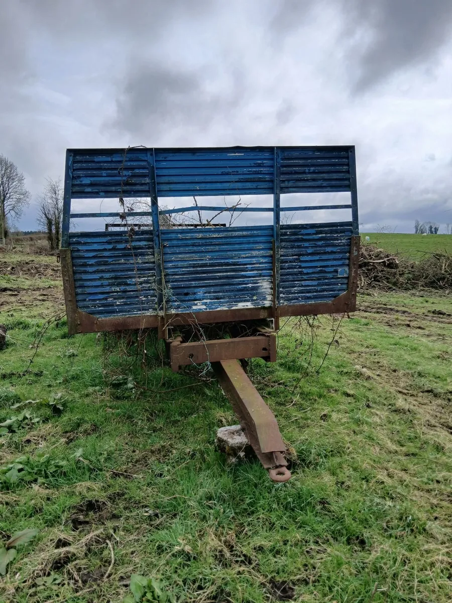 Tractor trailer - Image 1