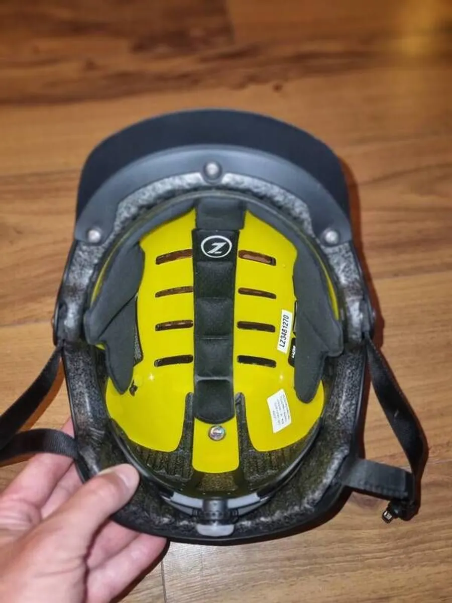 Lazer Amor 2.0 Cycling Helmet - Image 2