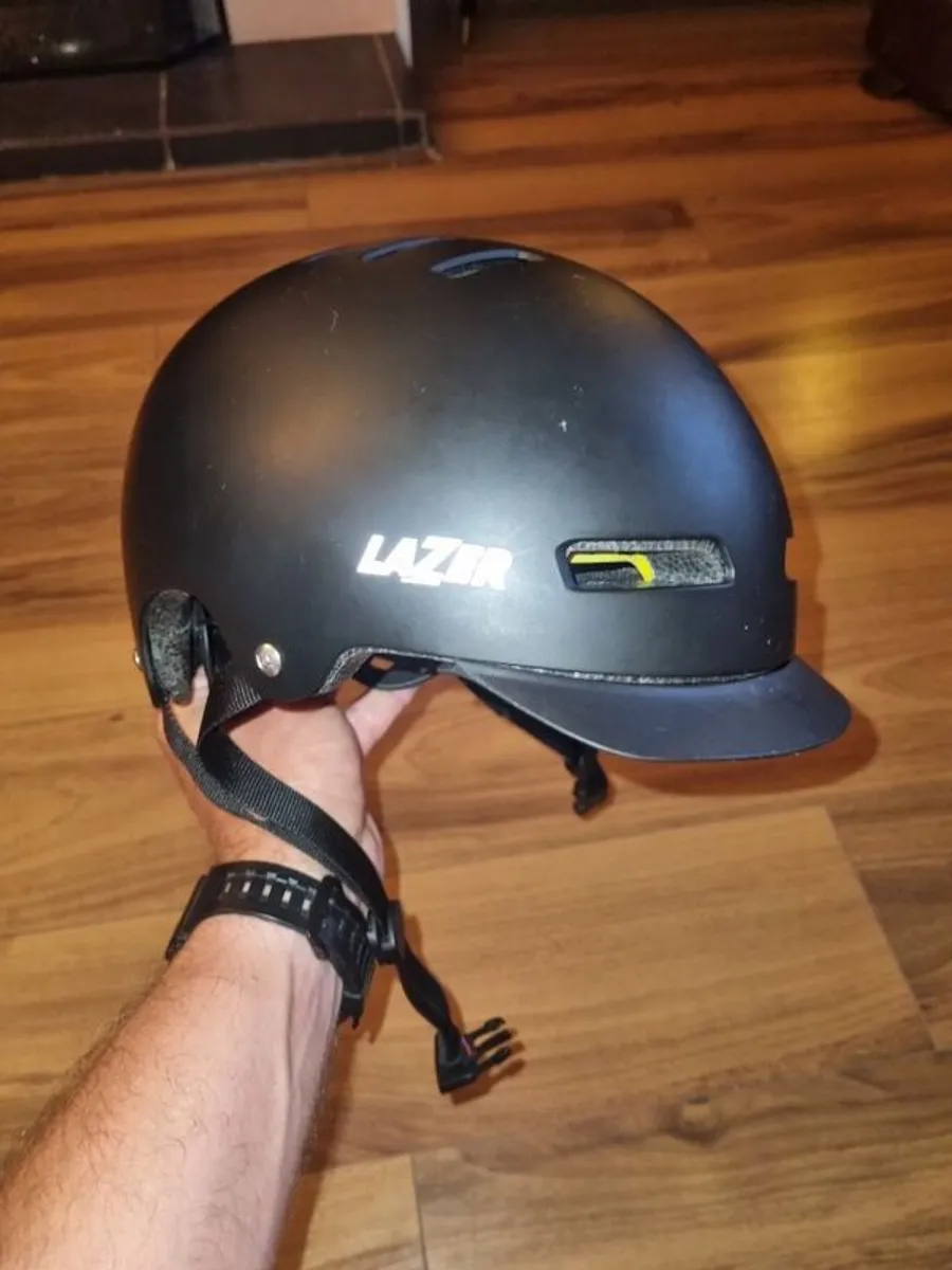 Lazer Amor 2.0 Cycling Helmet - Image 4