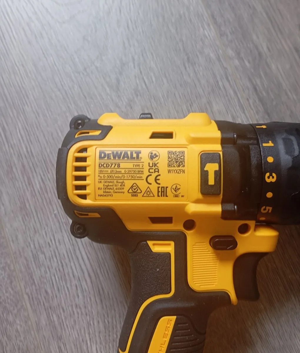 DeWalt Batteries & Charger (New) - Image 3