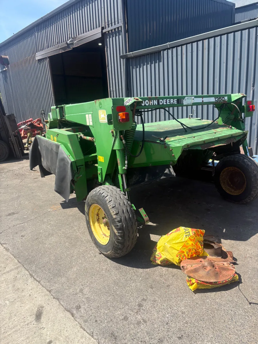 BREAKING JOHN DEERE 1350 - Image 1