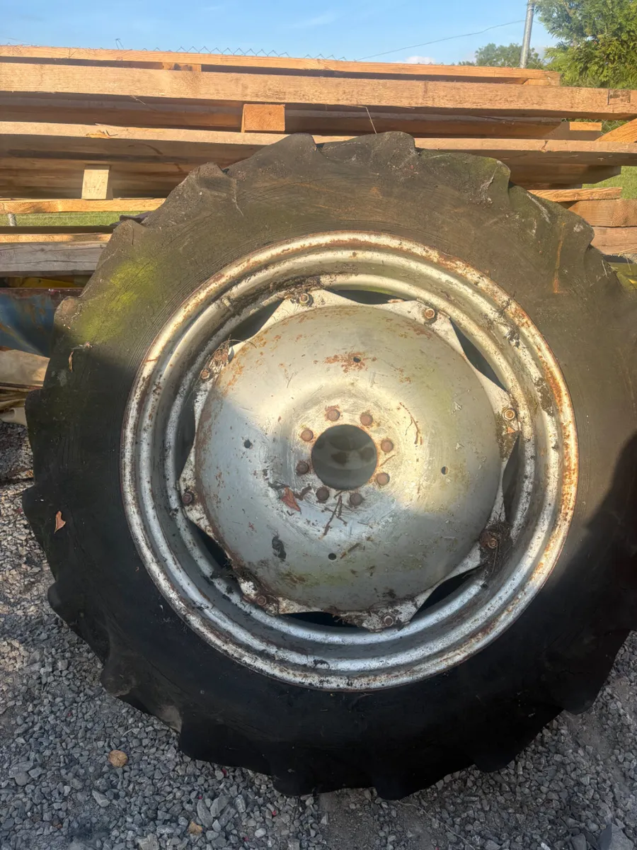 TRACTOR WHEELS - Image 1