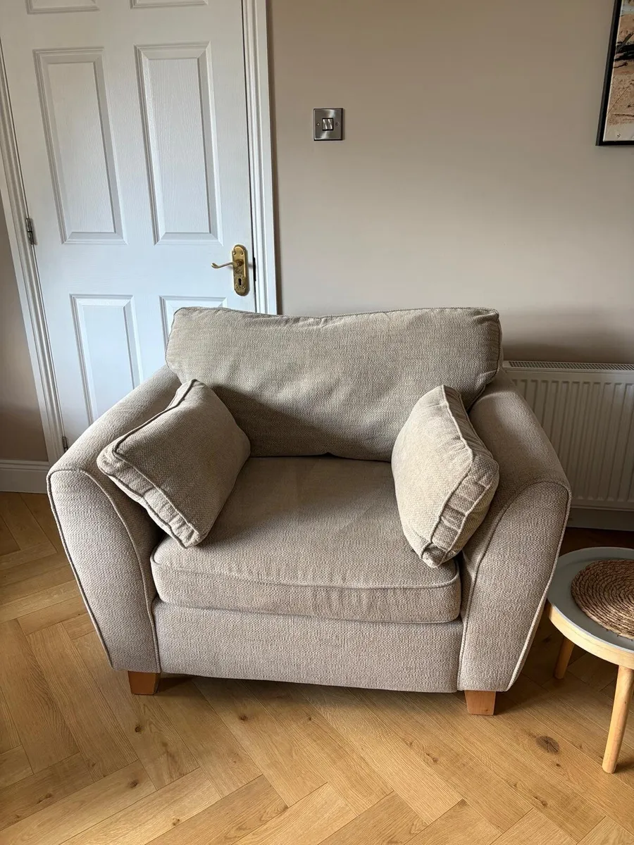 3 Piece suite - Image 1