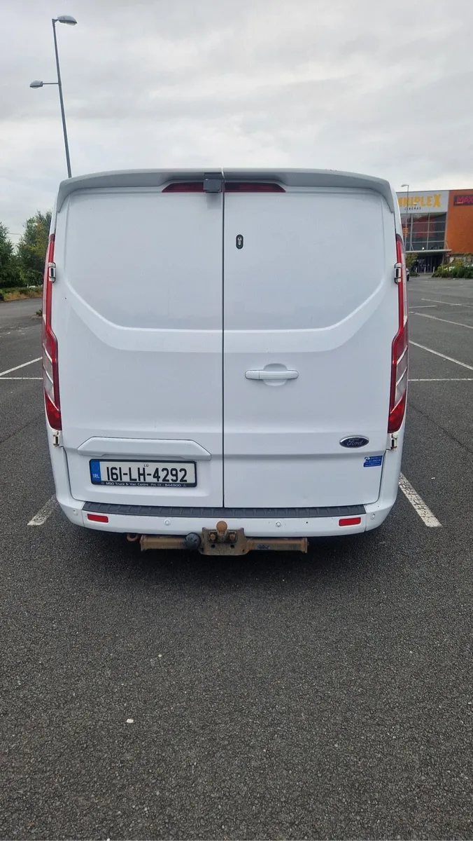 Campervan Ford Transit Custom - Image 4