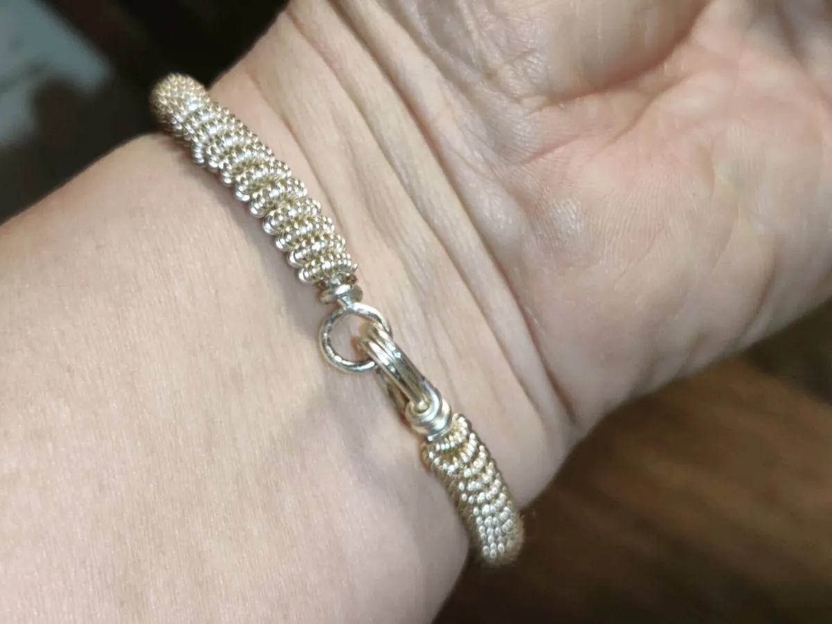 RARE, FLOWER POWER, HEAVY REAL Silver Bangle ! - Image 4