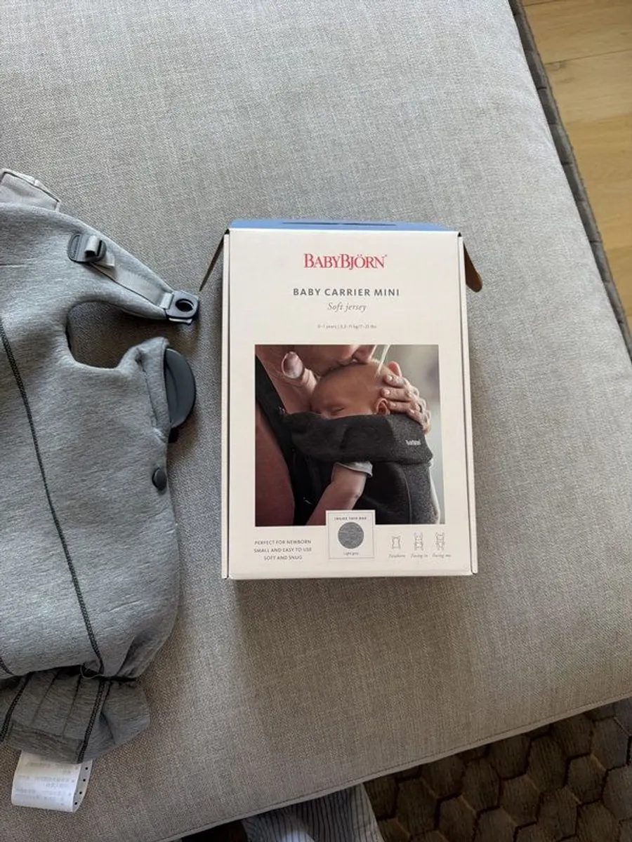 babybjorn carrier mini spotless condition - Image 2