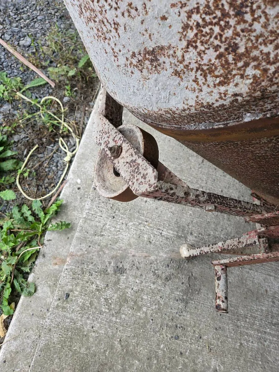 Concrete mixer - Image 3