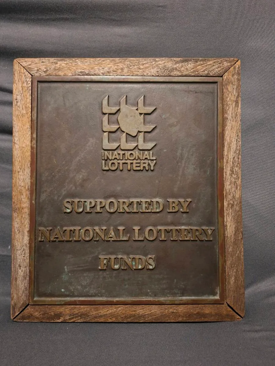 ORIGINAL VINTAGE IRISH NATIONAL LOTTERY PLAQUE - Image 1