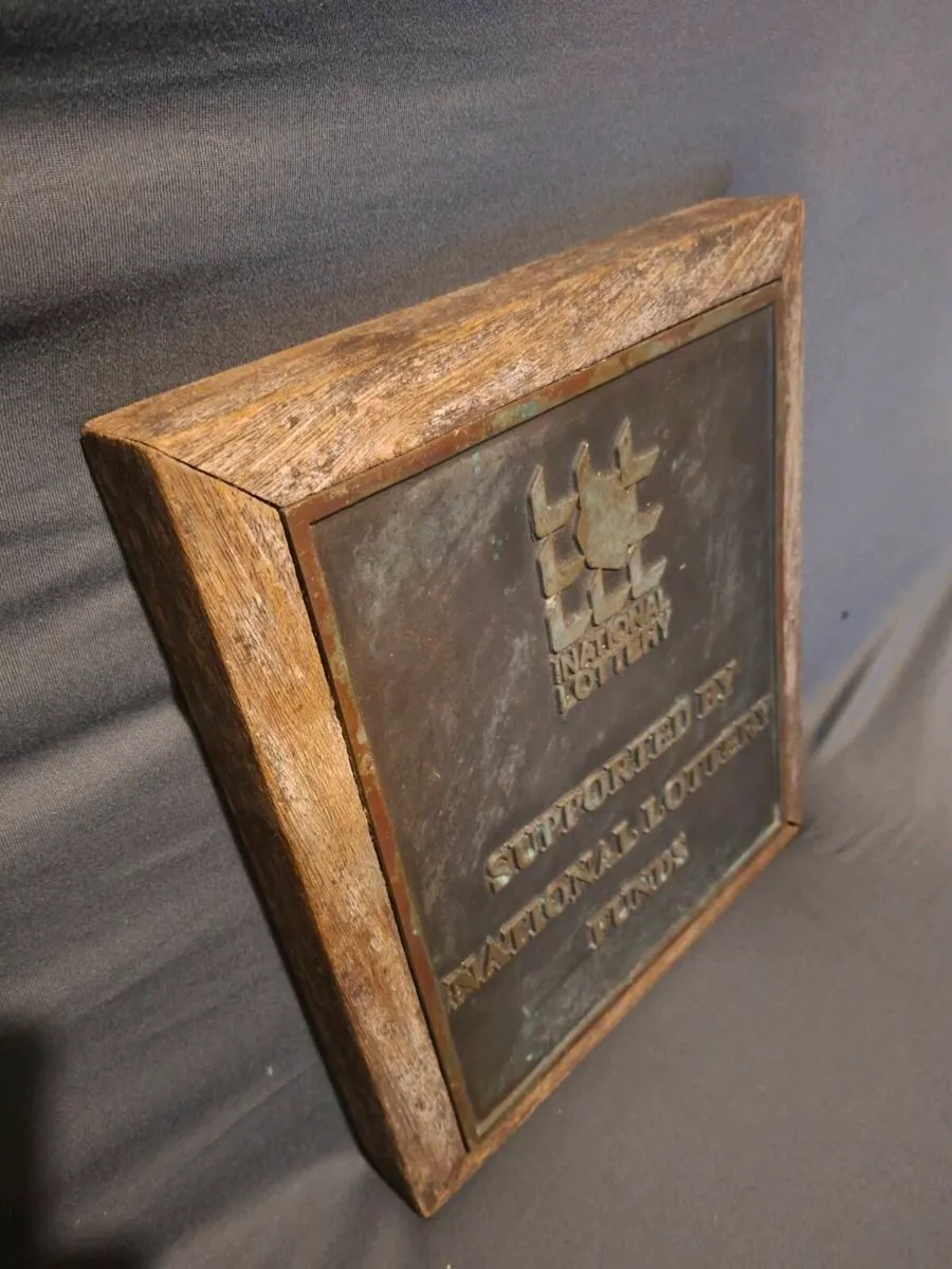 ORIGINAL VINTAGE IRISH NATIONAL LOTTERY PLAQUE - Image 3