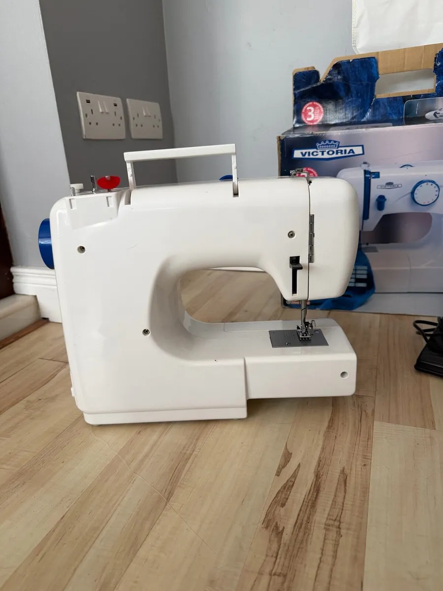 Victoria Sewing Machine - Image 4
