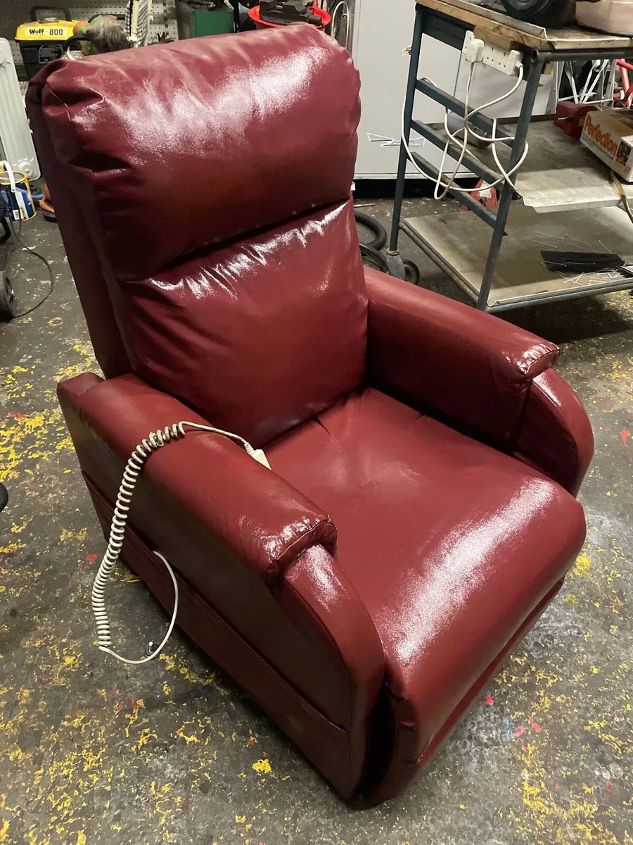 Electric Hight rise and recliner chair - Image 1