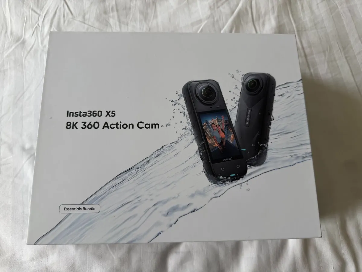Insta360 X5 - Essentials Bundle (Complete Kit) - Image 4