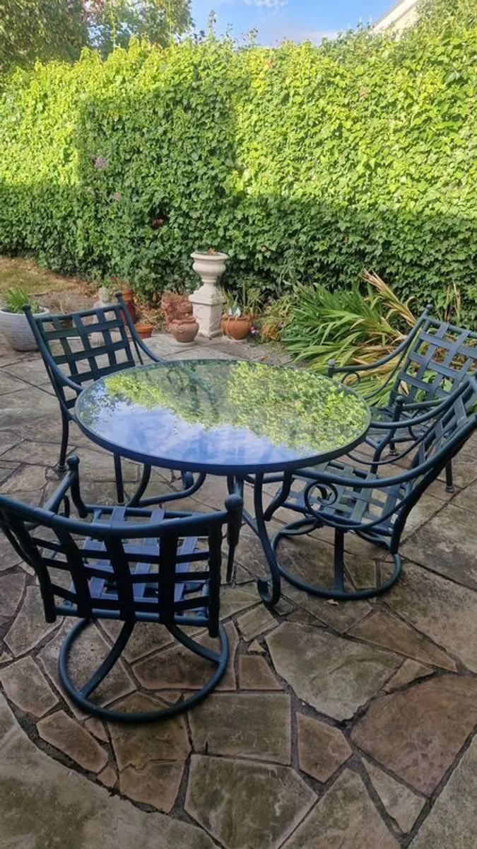 Garden table, chairs, sun lounger - Image 1