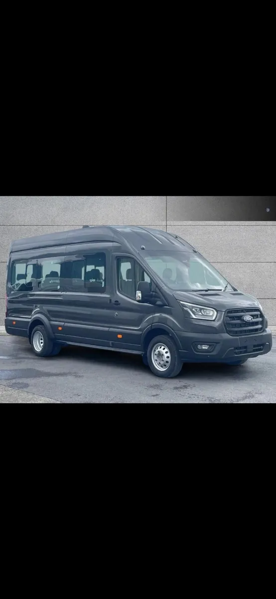 FORD TRANSIT 17 SEATER MINIBUS NEW