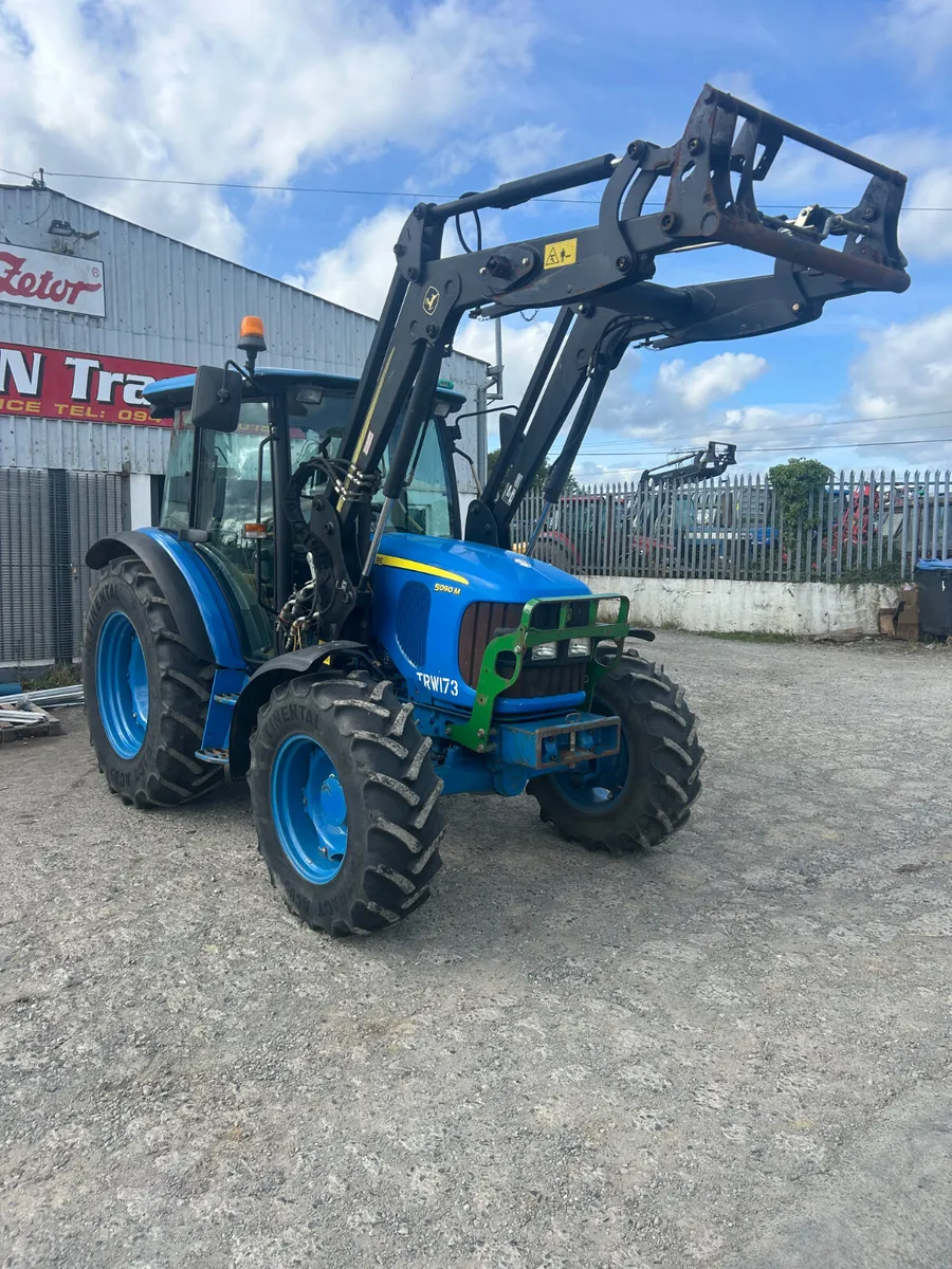 2013 John Deere 5090m c/w loader - Image 4