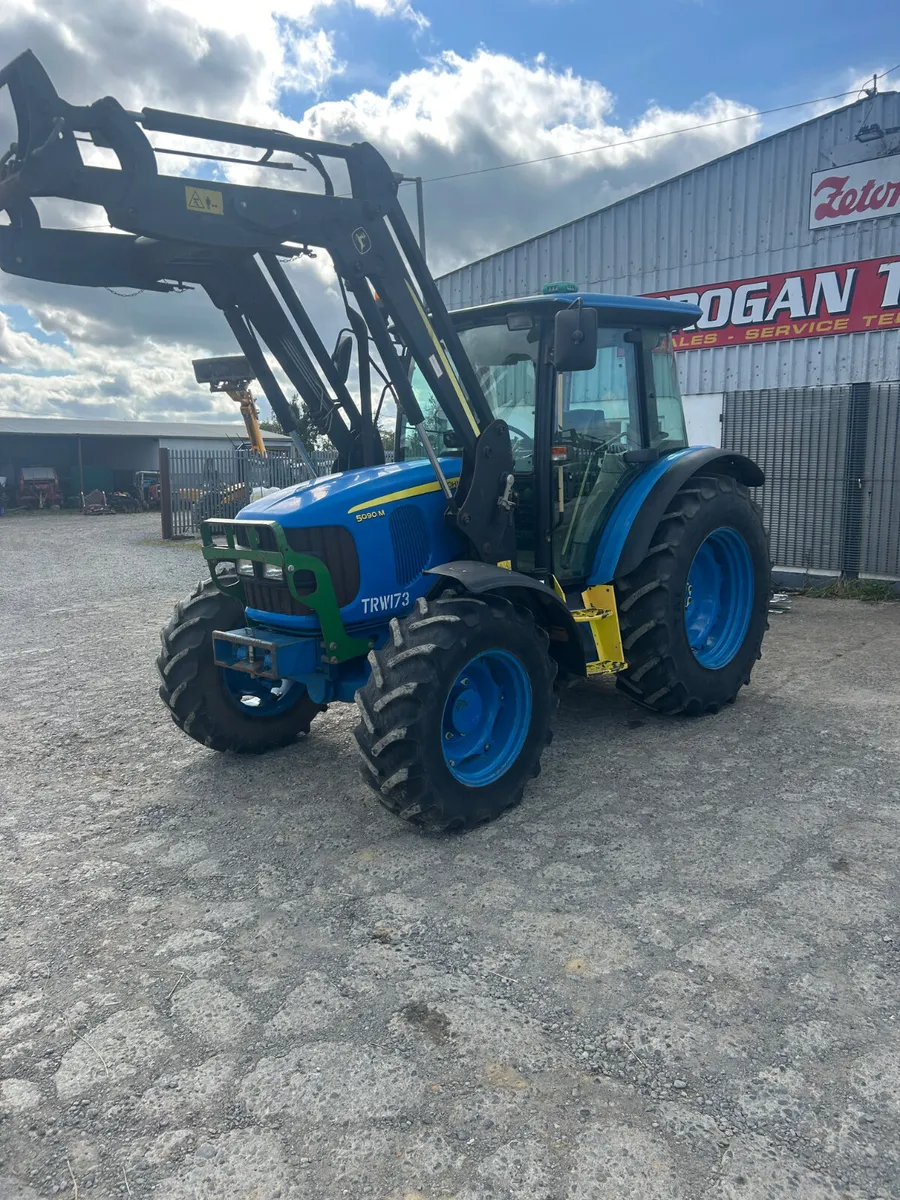 2013 John Deere 5090m c/w loader - Image 1