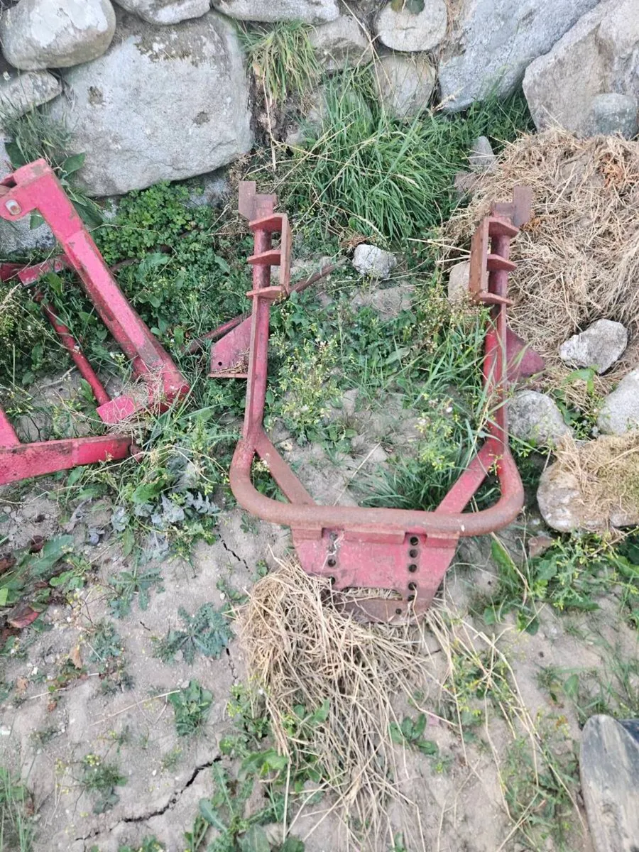 Quicke loader and Bracket Renault weights DB - Image 3